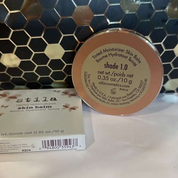 Stila tinted moisturizer skin balm shade 1.0 - Picture 2 of 2
